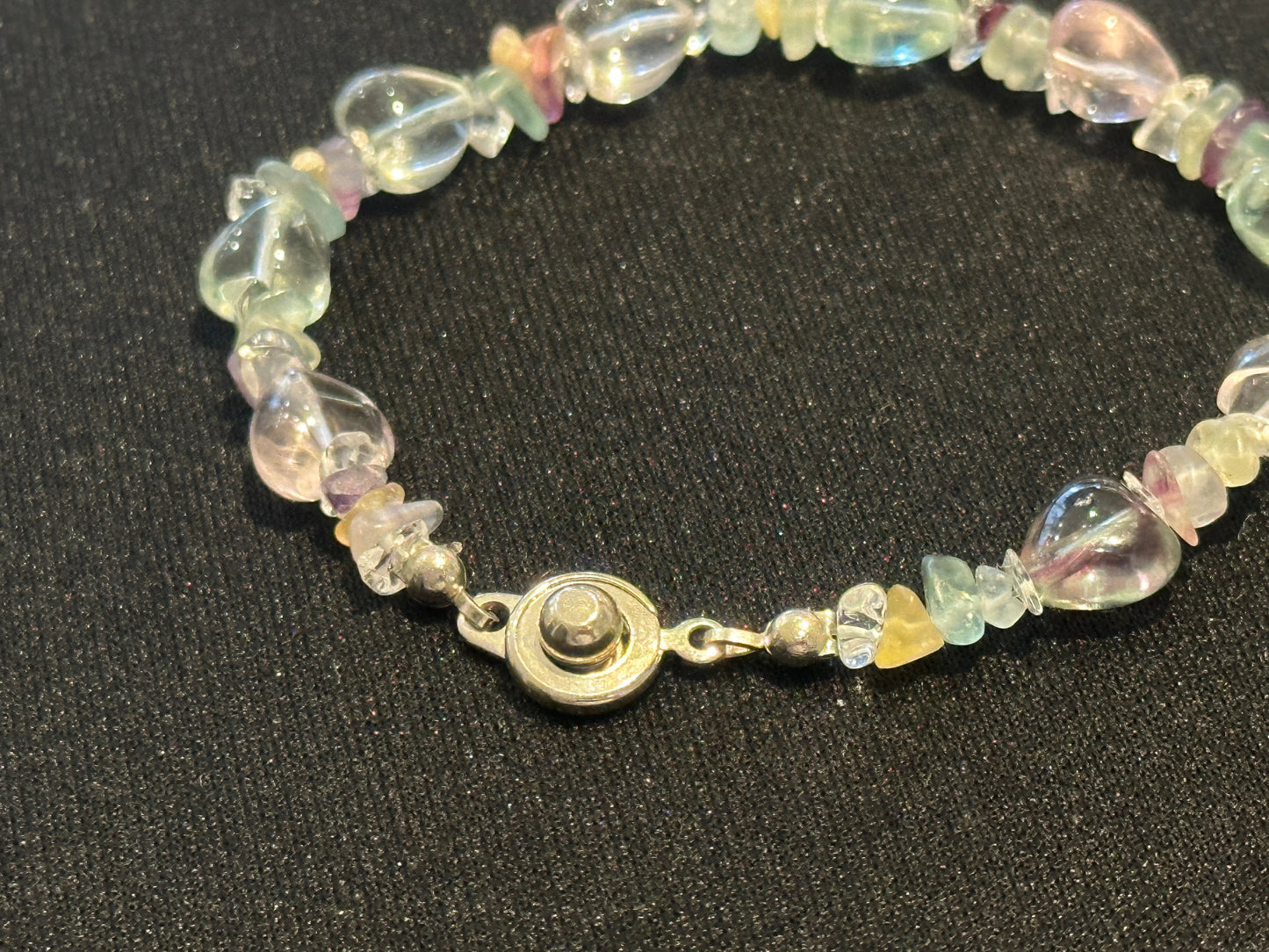愛のエナジーがあらゆる人間関係を改善。ハートフローライトブレスレット